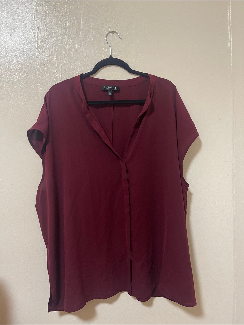 Eloquii Burgundy Short Sleeve V-Neck Blouse